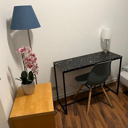 Zimmer In Innenstadtwohnung Würzburg Exterior foto