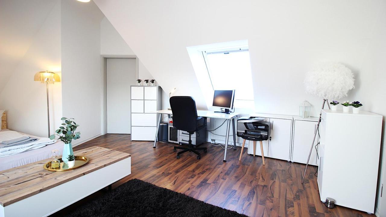 Zimmer In Innenstadtwohnung Würzburg Exterior foto